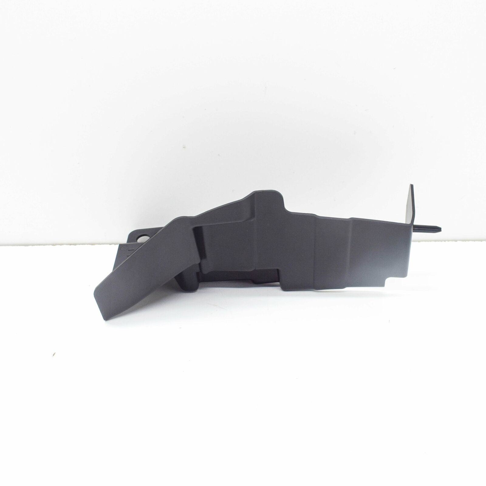 LR082866 - DEFLEKTÖR SAĞ (DISCO/5) - Land Rover