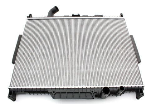 LR022741G - RADYATÖR BA 4.4L V8 DZL (VOGUE) - Nissens