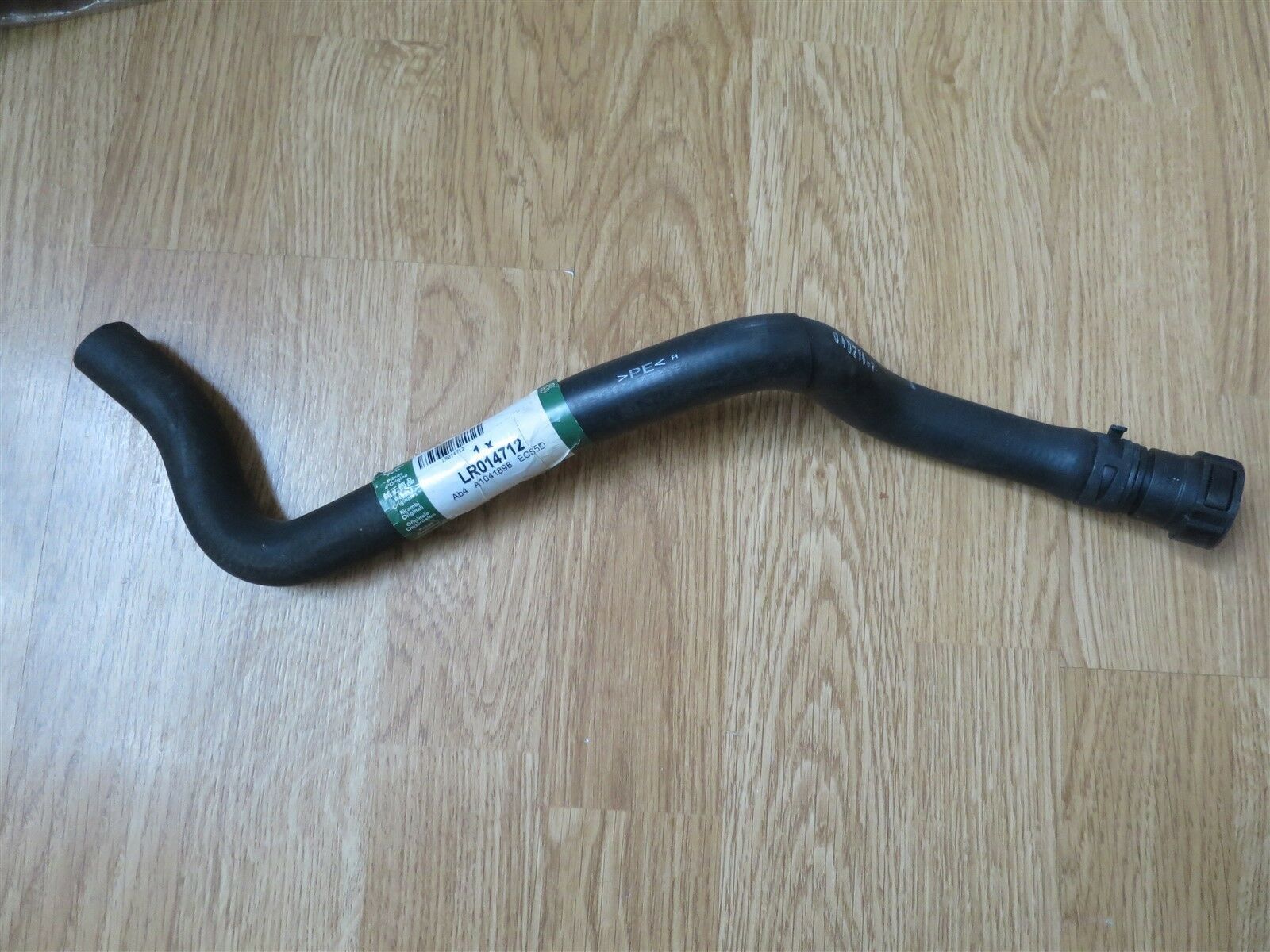 LR014712 - KALORİFER HORTUMU (3.6 /RR-2 VOGUE) - Land Rover