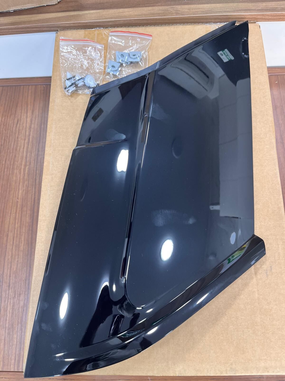 LR048703R - ARKA KÖŞE KAPLAMA SAĞ (EVOQUE) - LIMA SPARE