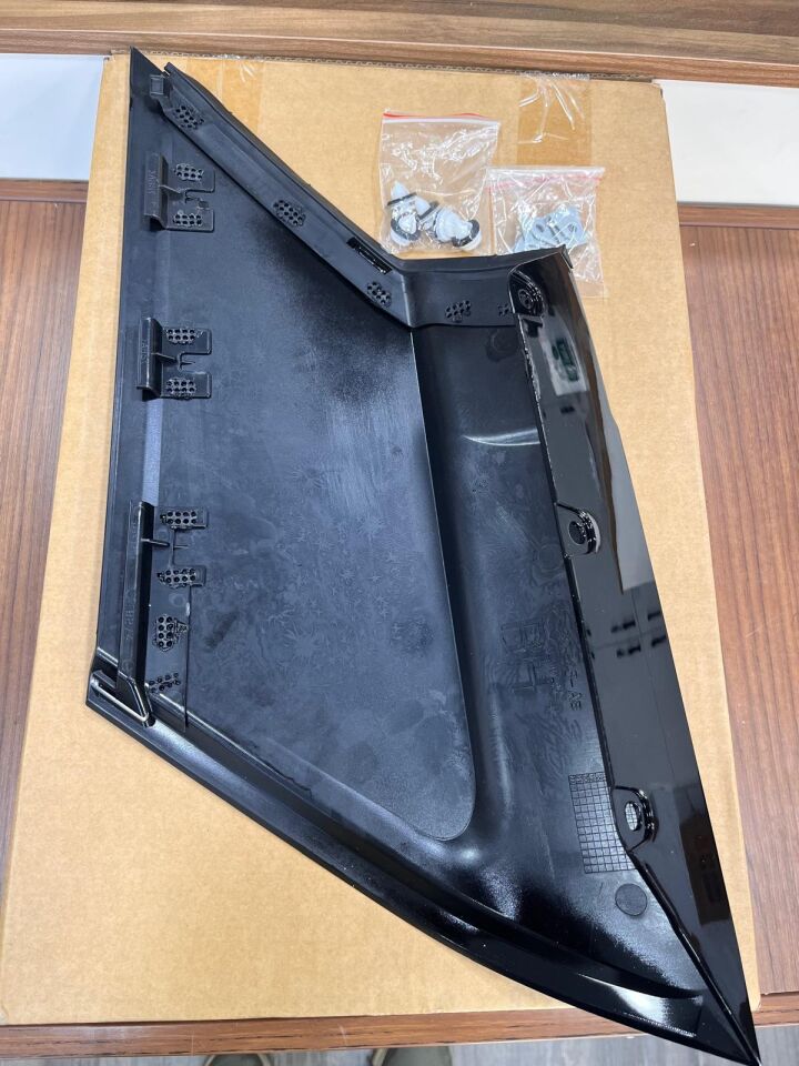 LR048703R - ARKA KÖŞE KAPLAMA SAĞ (EVOQUE) - LIMA SPARE