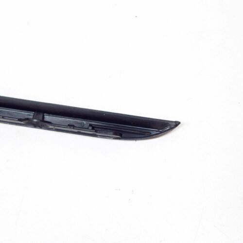 LR061135 - ÖN CAM ÇITASI SAĞ (DİSC.SPORT) - Land Rover