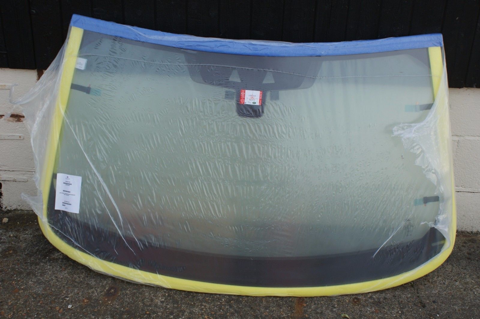 LR079645 - ÖN CAM (DİSC.SPORT) - Land Rover