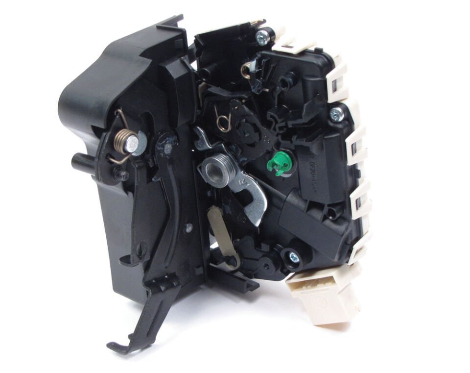 LR013380 - ARKA KAPI KİLİDİ SAĞ (3.0/3.6/4.4) - Land Rover