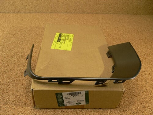 LR079388 - ÖN SİS FAR ÇERÇEVESİ SAĞ ÜST (EVOQUE) - Land Rover