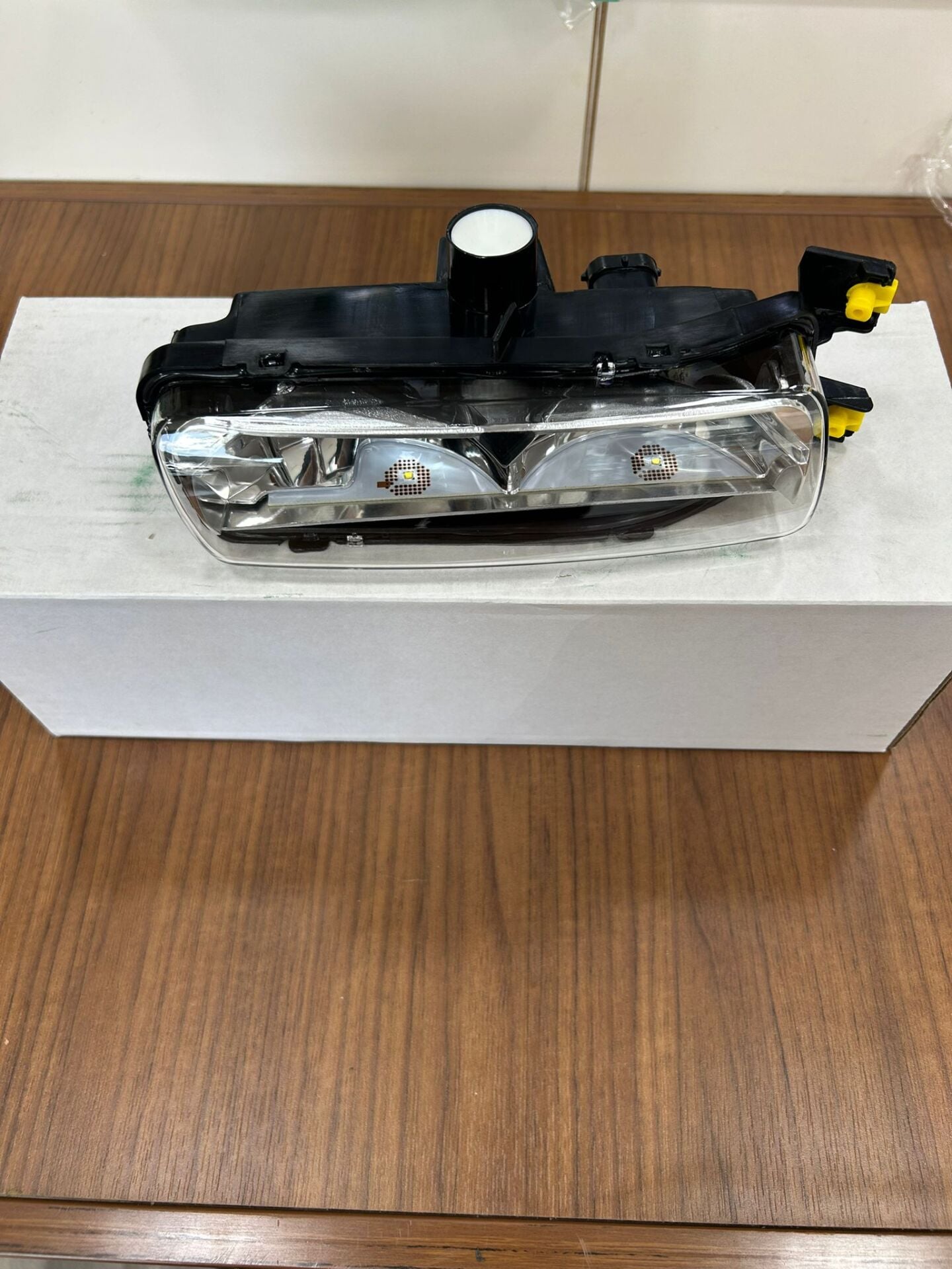 LR080283 - ÖN SİS FARI SAĞ (3.0L V6) - Eurospare