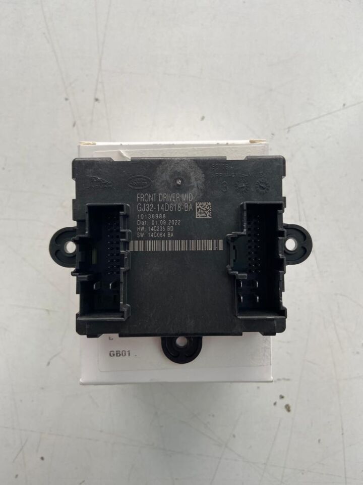 LR092132 - ÖN KAPI BEYNİ SOL (DISCO/SPORT/EVOQUE/RRS) - Land Rover