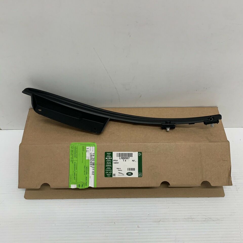 LR092697 - ARKA DODİK KAPLAMA SAĞ (VELAR) - Land Rover