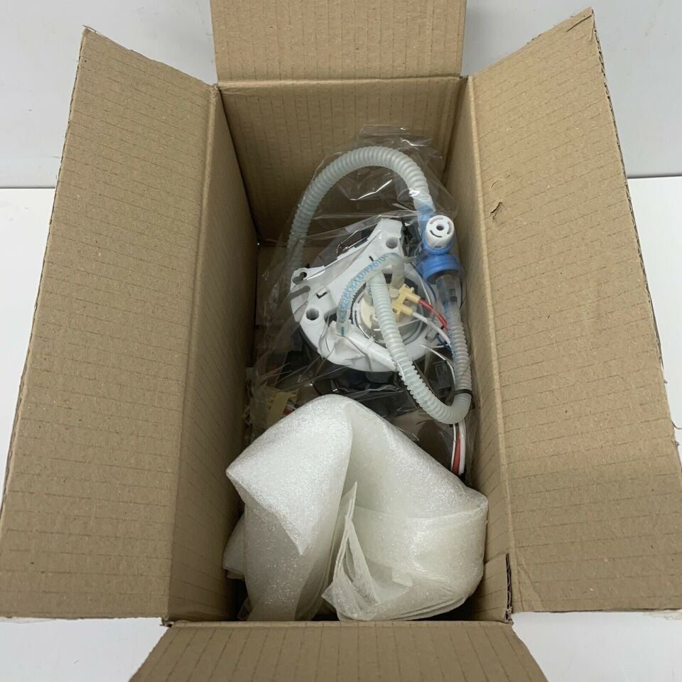 LR036126 - YAKIT POMPASI CH 2.0L (FREEL.2) - Land Rover