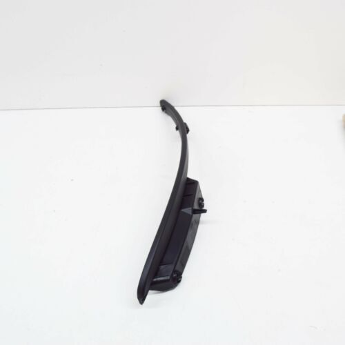 LR092698 - ARKA DODİK KAPLAMA SOL (VELAR) - Land Rover