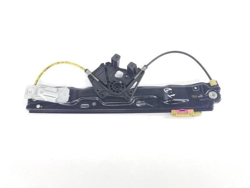 LR026717 - ARKA CAM KRİKO SAĞ (EVOQUE) - Land Rover