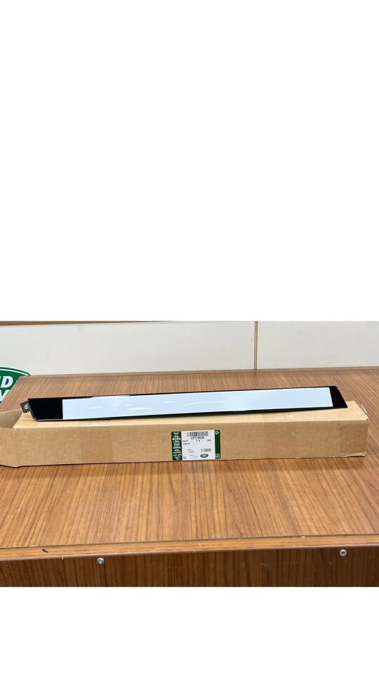 LR178938 - ARKA KAPI C DİREK KAPLAMA SAĞ (NEW VOGUE 22>) - Land Rover