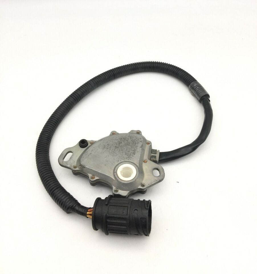 UHE500010 - VİTES POZİSYON SWİTCH 6A (TD4) - Land Rover