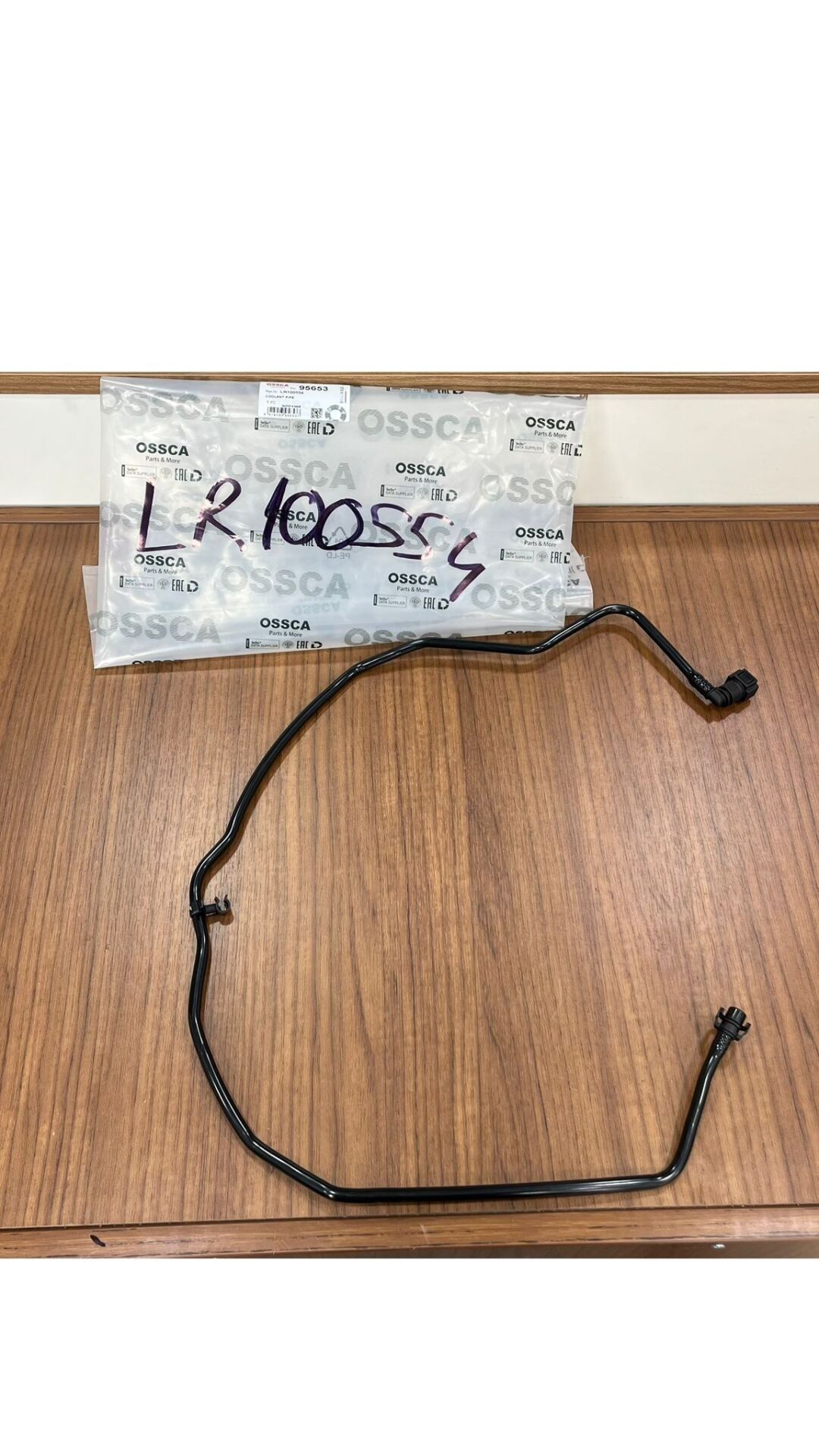 LR100554G - RADYATÖR TAHLİYE HORTUMU (2.0L PHEV/VOGUE/SPORT/DİSCOVERY 5) - OSSCA