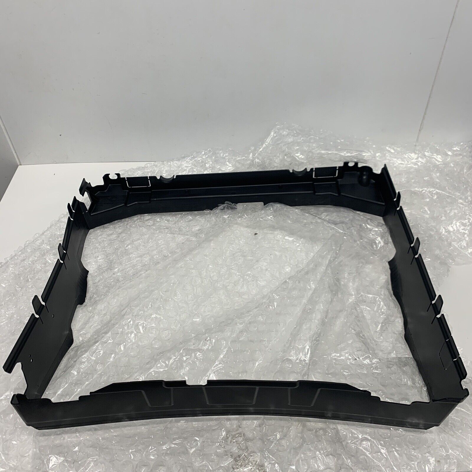 LR119550 - HAVA DEFLEKTÖRÜ 3.0L (DİSC.S5) - Land Rover