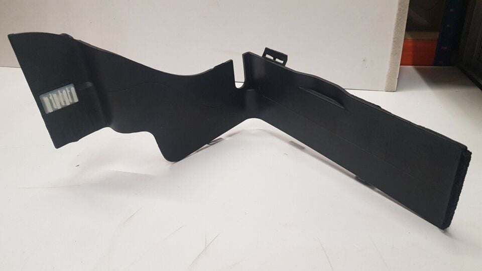 LR023481 - AKÜ ÖN KAPAK SAĞ(3.0/NWD4) - Land Rover