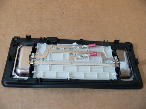 LR063682 - İÇ SPERLİK AYNA KAPAK SİYAH (SPORT) - Land Rover