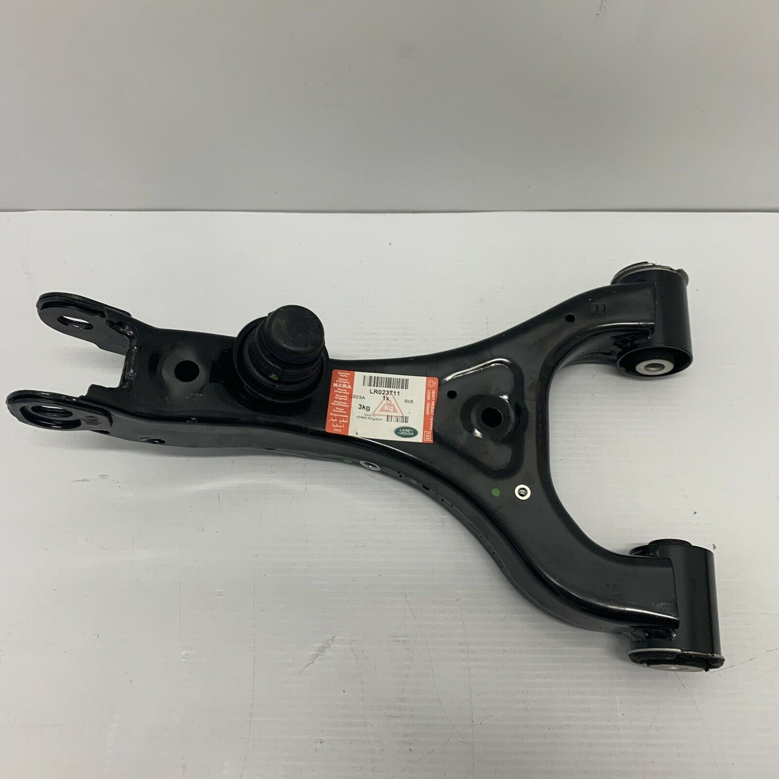 LR023711 - ARKA SALINCAK ÜST SAĞ 3.6L(RR-2 VOGUE) - Land Rover