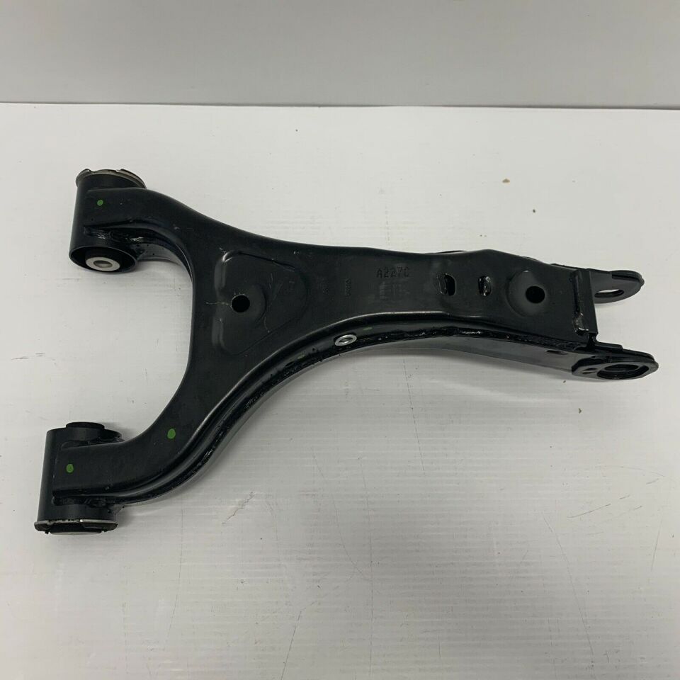 LR023711 - ARKA SALINCAK ÜST SAĞ 3.6L(RR-2 VOGUE) - Land Rover