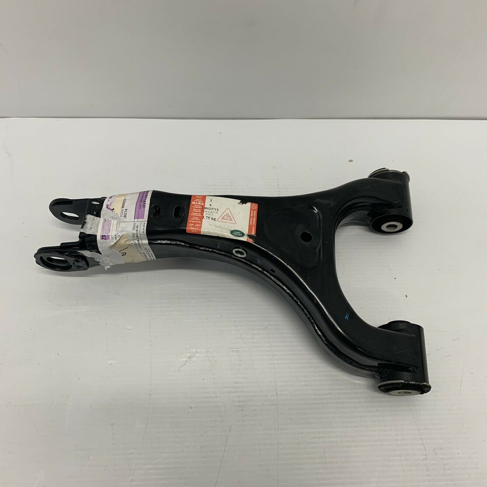 LR023712 - ARKA SALINCAK ÜST SOL 3.6(VOGUE) - Land Rover