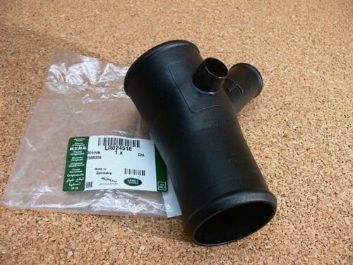 LR024518 - İNTERCOOLER FLANSI 2.0L(EVOQUE) - Land Rover