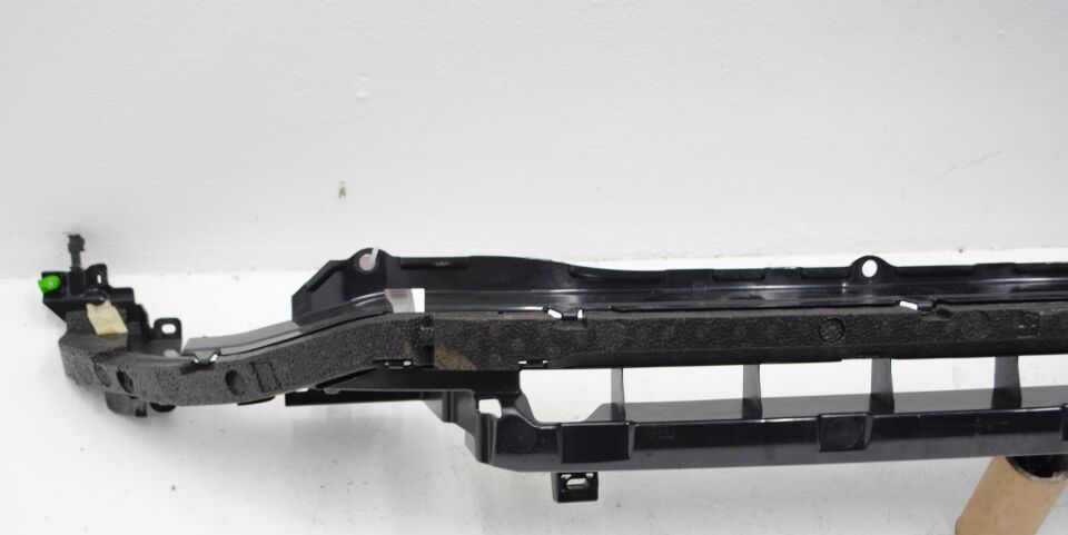 LR061239 - ÖN TAMPON İÇ BRAKETİ SENSÖRLÜ (DİSC.SPORT) - Land Rover