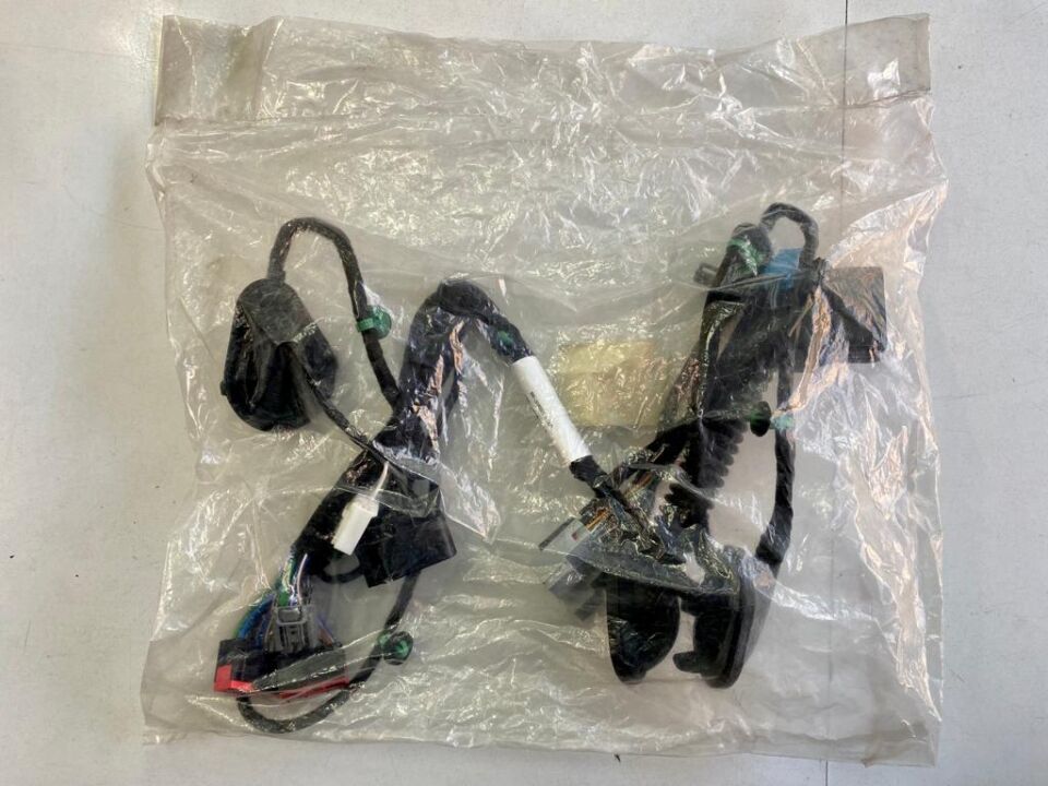 LR025558 - ÖN KAPI TESİSAT/RHD (2.2) - Land Rover