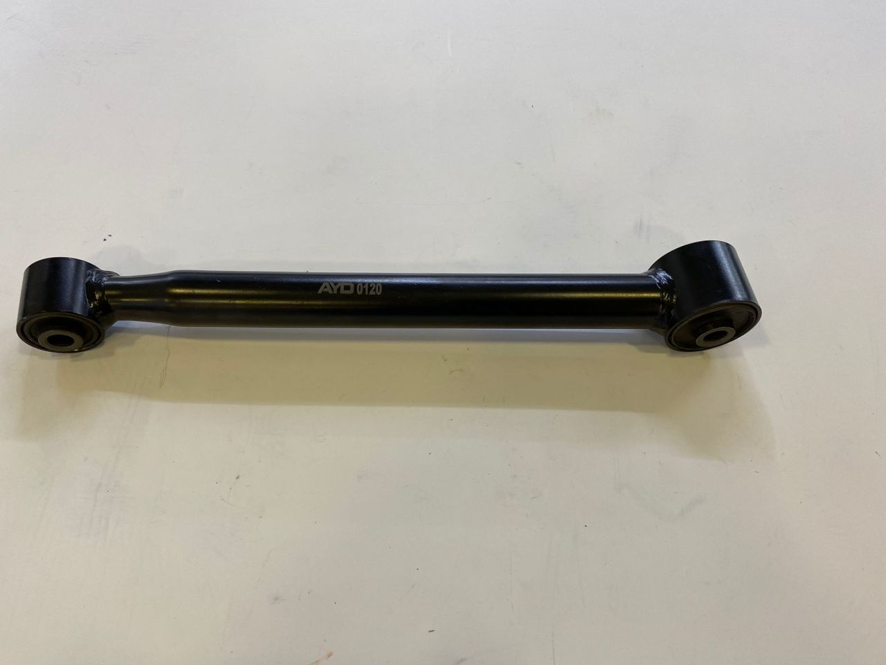 RGD000110 - SÜSPANSİYON KOLU ALT (1.8) - Moog