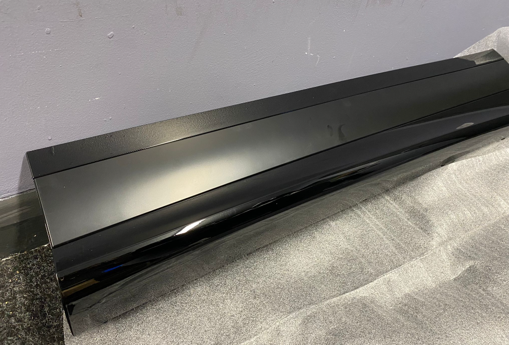 LR164824 - ÖN KAPI BAKALİTİ SAĞ (NEW EVOQUE/2020) - Land Rover