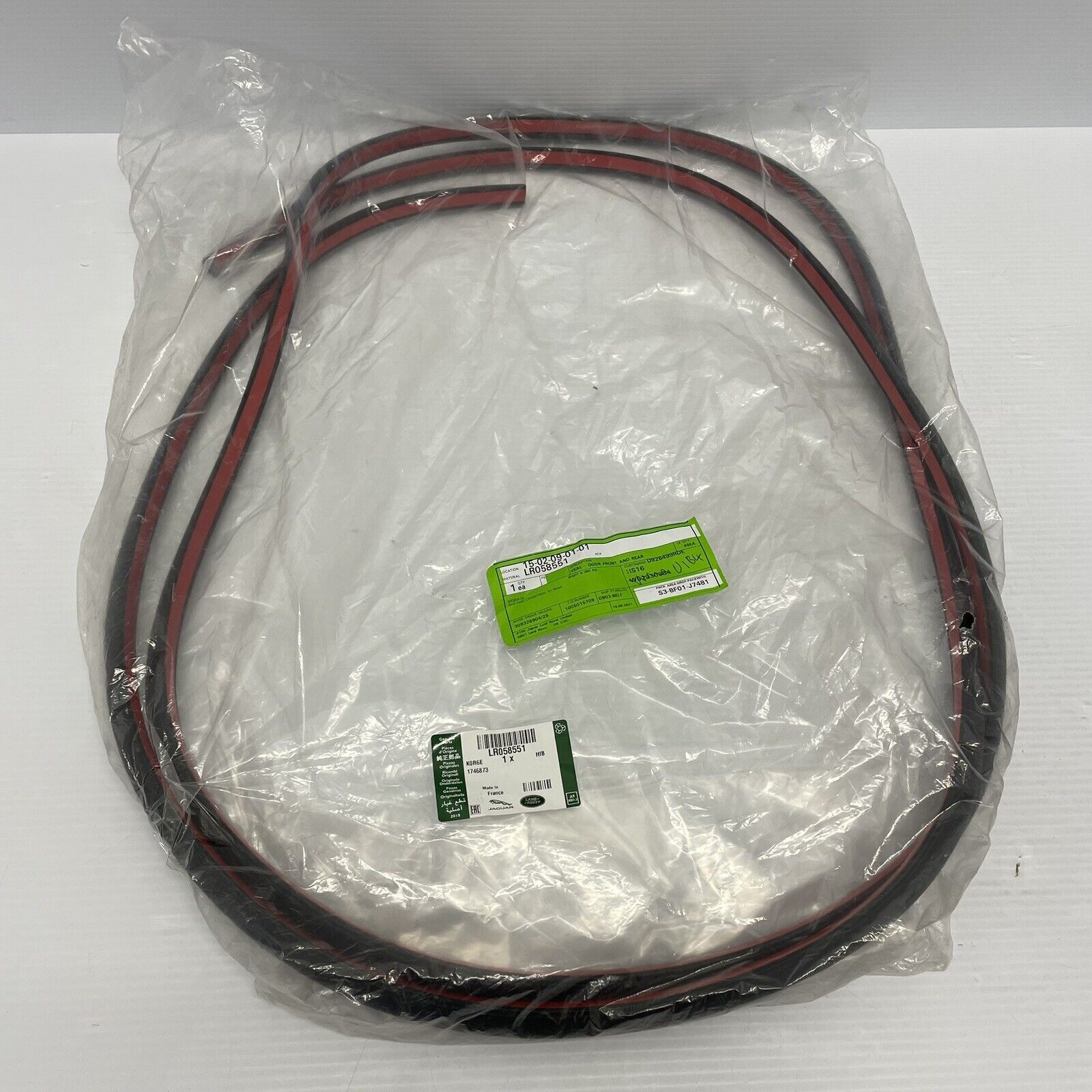 LR058551 - ARKA KAPI KASA LASTİĞİ SAĞ (DİSC.SPORT) - Land Rover