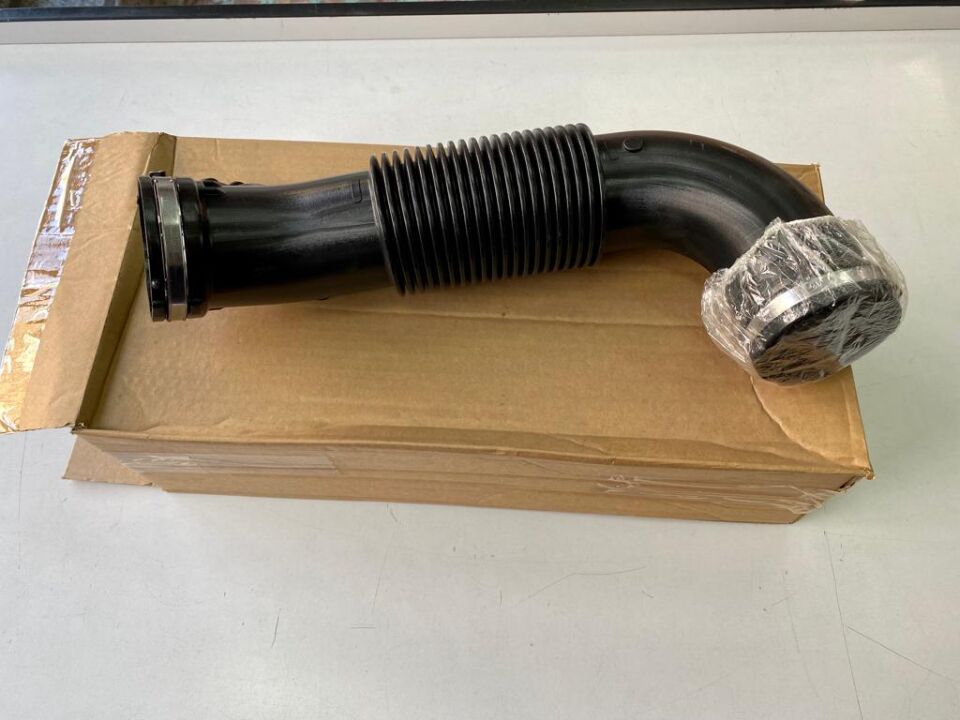 LR036464 - HAVA FİLTRE BORU DIŞ SOL (3.0L V6) - Land Rover