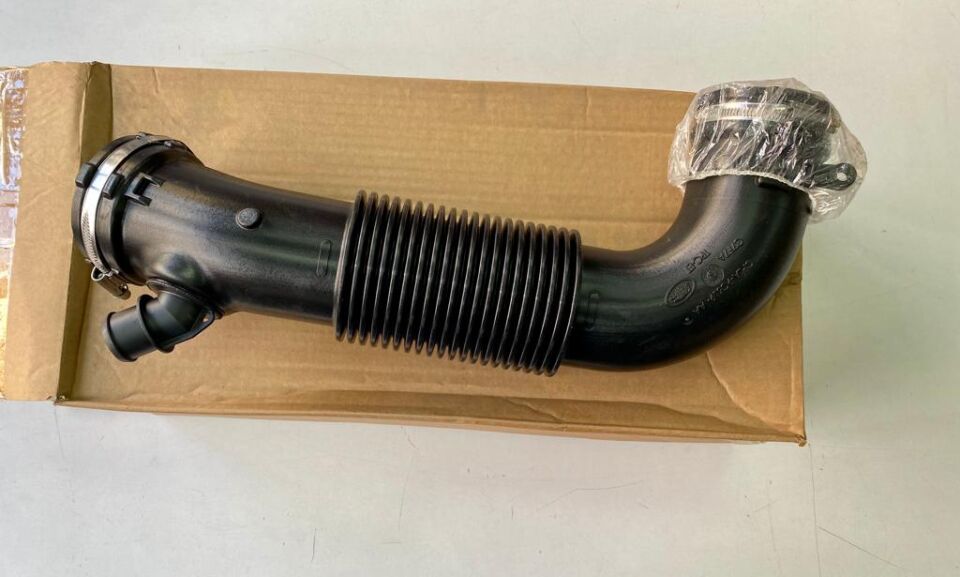 LR036464 - HAVA FİLTRE BORU DIŞ SOL (3.0L V6) - Land Rover