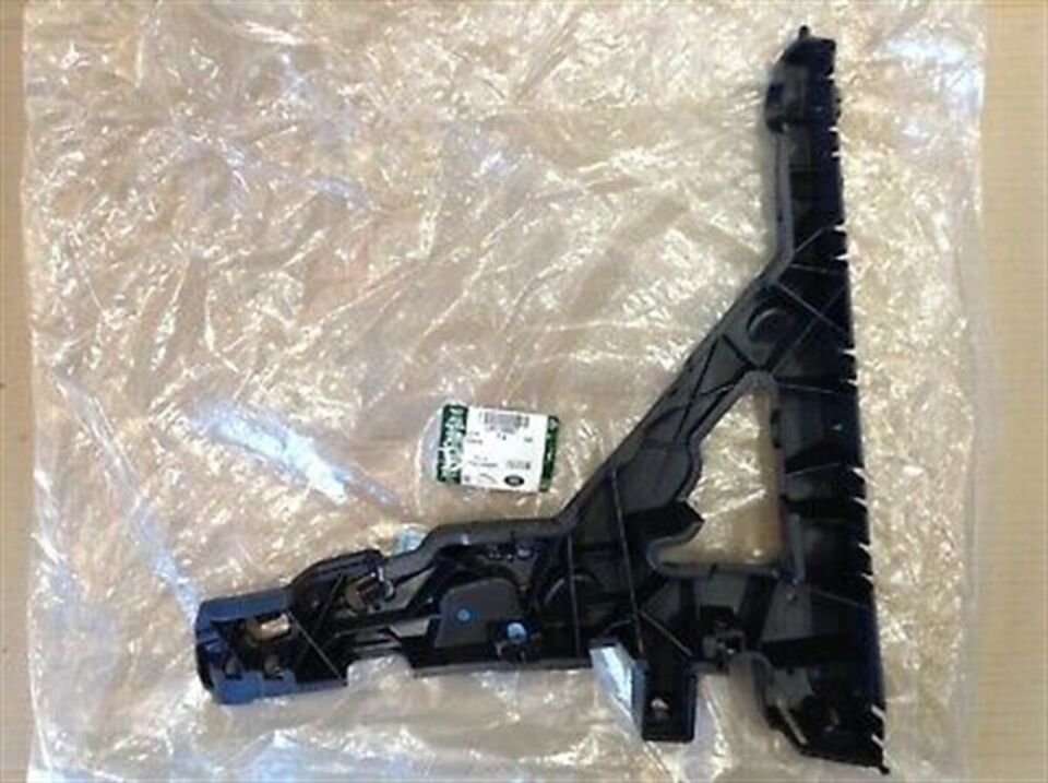 LR112657 - ARKA TAMPON ALT BRAKETİ SAĞ (VELAR) - Land Rover