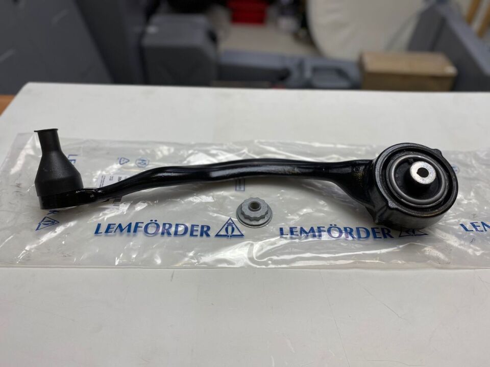 LR148060G - ÖN SALINCAK ALT SOL (3.0L V6) - Lemförder