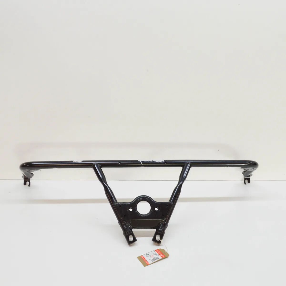 LR187239 - ÖN RADYATÖR ALT MUHAFAZA DEMİRİ (VELAR) - Land Rover