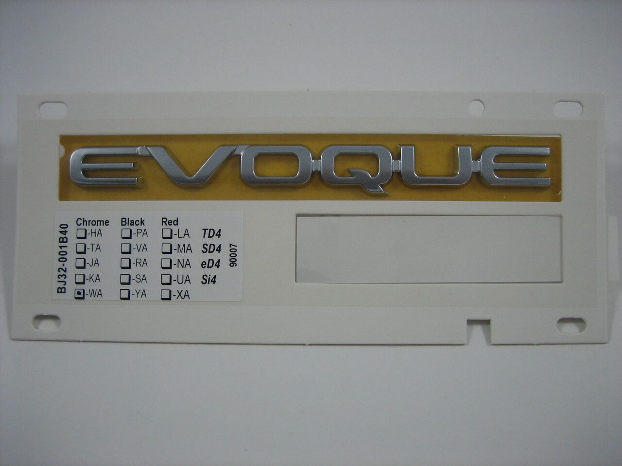 LR035431 - ARKA BAGAJ EVOQUE YAZI KIRMIZI (EVOQUE) - Land Rover