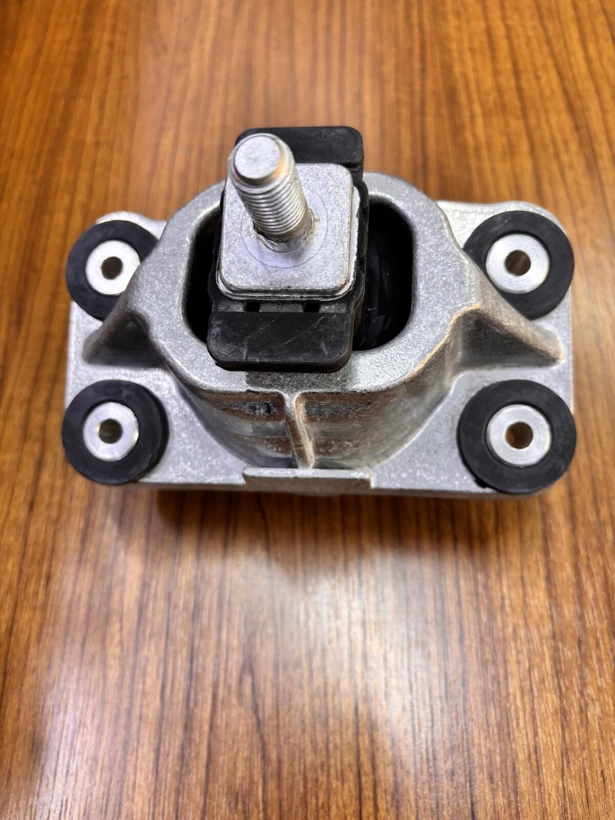 LR123908G - MOTOR TAKOZU SOL (4.4L V8 /VOGUE) - Eurospare