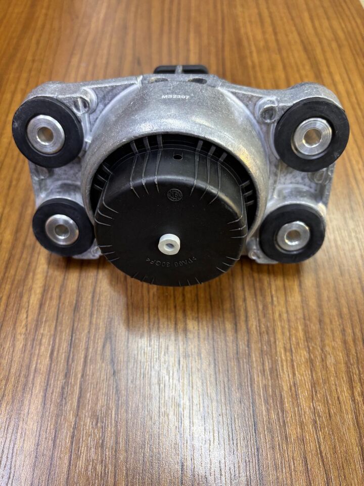 LR123908G - MOTOR TAKOZU SAĞ/SOL (4.4L V8 /VOGUE) - Eurospare