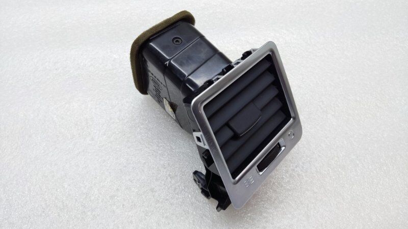 LR041689 - TORPİDO IZGARA DIŞ SAĞ (3.0) - Land Rover