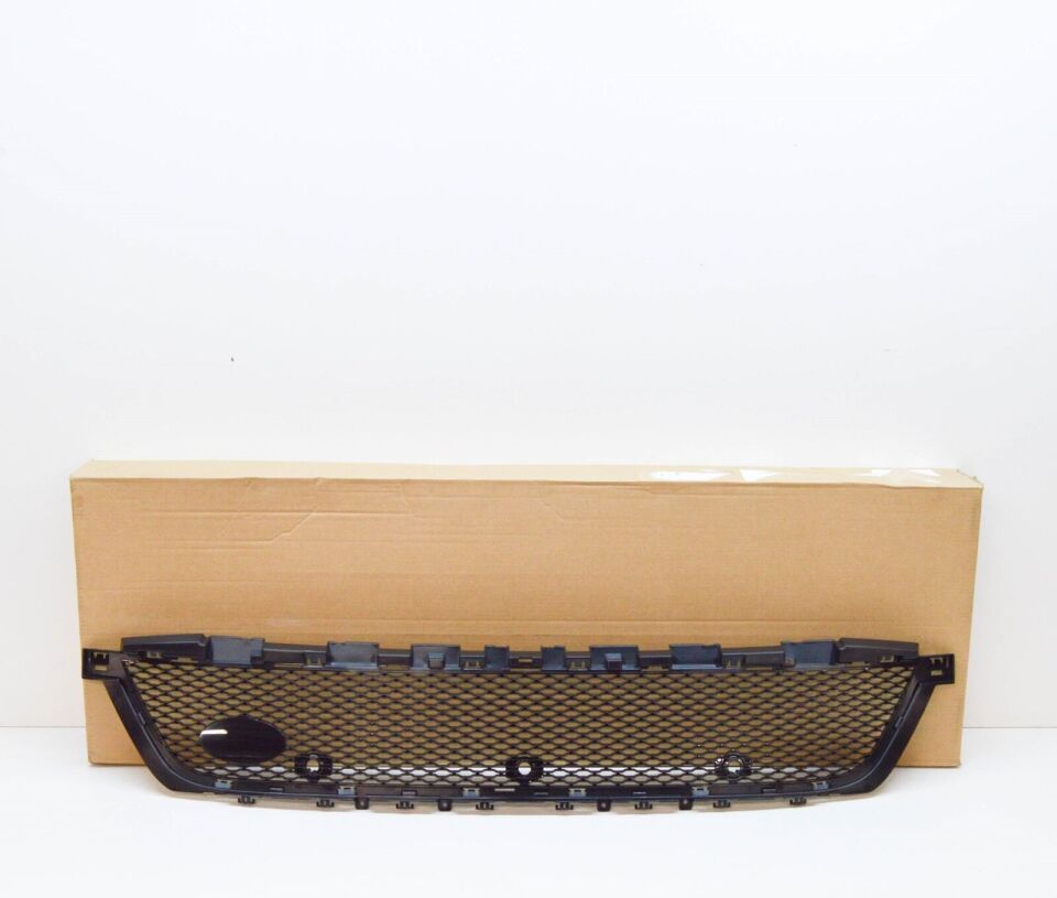 LR106788 - ÖN TAMPON IZGARASI SİYAH (VELAR) - Land Rover