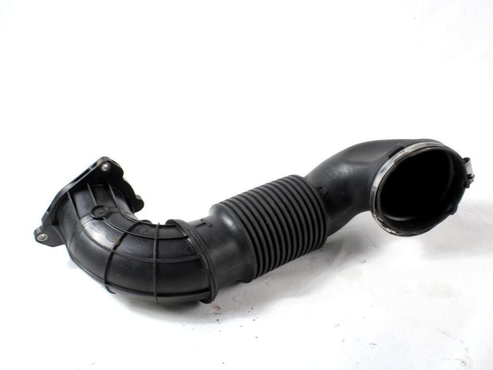 LR072119 - HAVA FİLTRE BORUSU 2.0L DZL. (DİSCO SPORT) - Land Rover