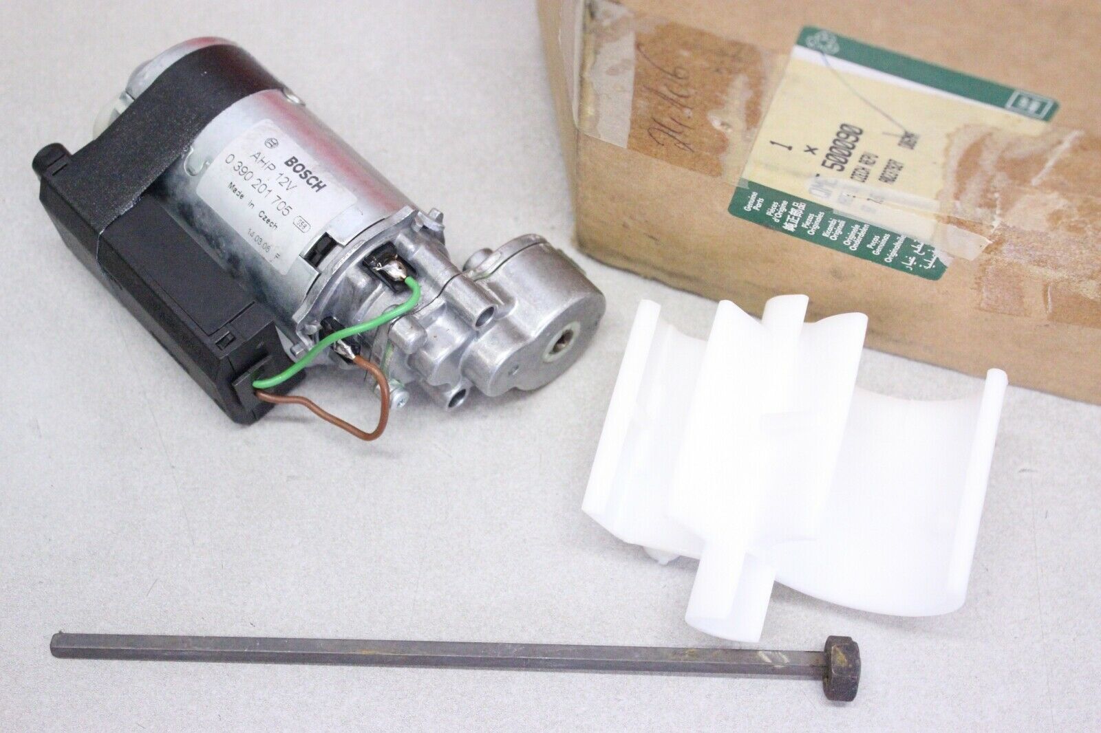 QME500090 - DİREKSİYON MOTORU(3.0/3.6/4.2) - Land Rover