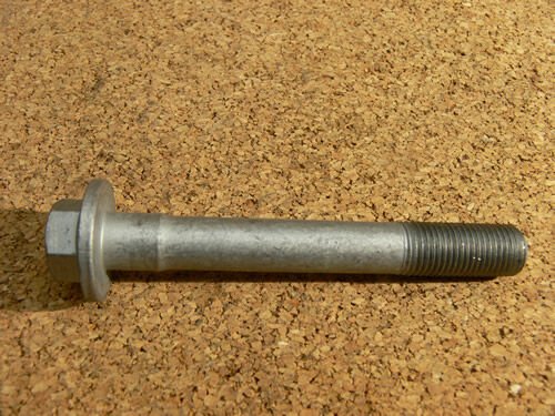 RYP000081 - ARKA ÜST SALINCAK CIVATA(3.0) - Land Rover