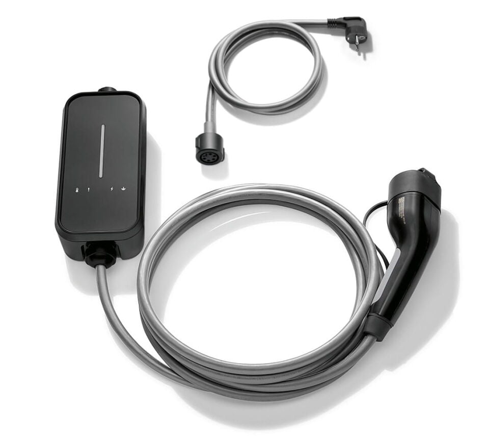 61445A92D00 - HIZLI ŞARJ KABLOSU |FLEXIBLE FAST CHARGER & UNIVERSAL ADAPTOR CABLE - BMW Group