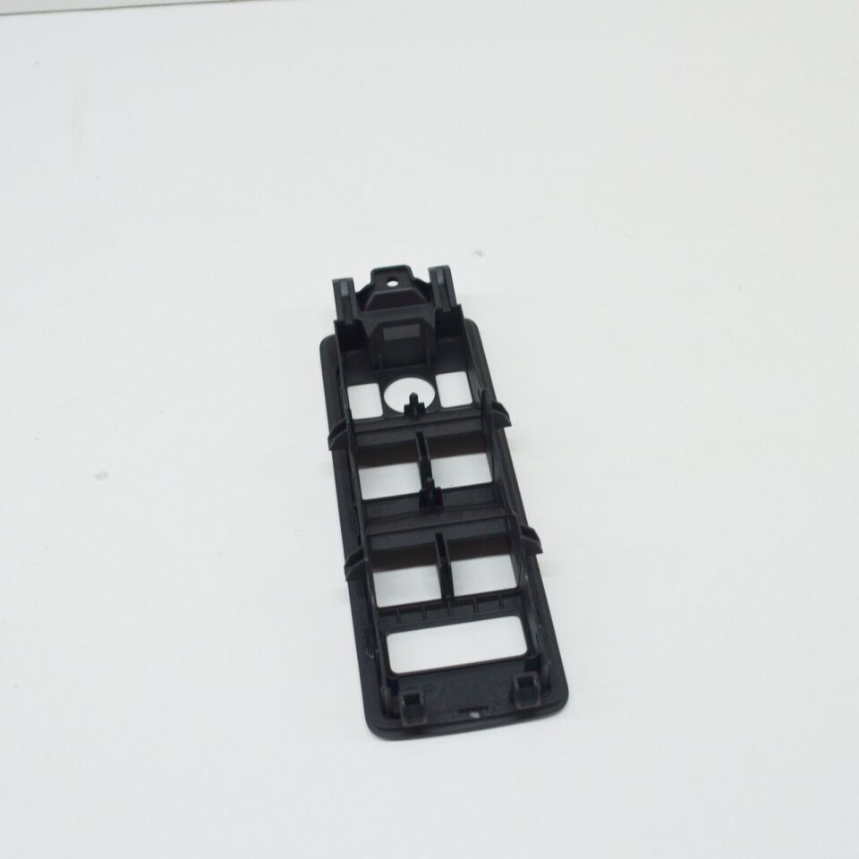 LR045391 - CAM DÜĞME PANELİ KAPAĞI SOL 3.0L V6 (SPORT) - Land Rover