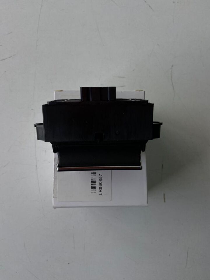 LR060857 - EL FREN DÜĞMESİ (DİSCOVERY SPORT) - Land Rover