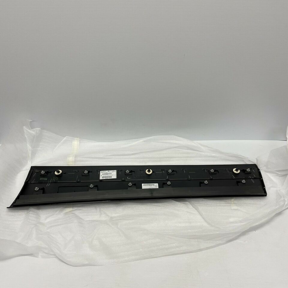 LR146633 - ÖN KAPI BAKALİT SOL(VELAR) - Land Rover