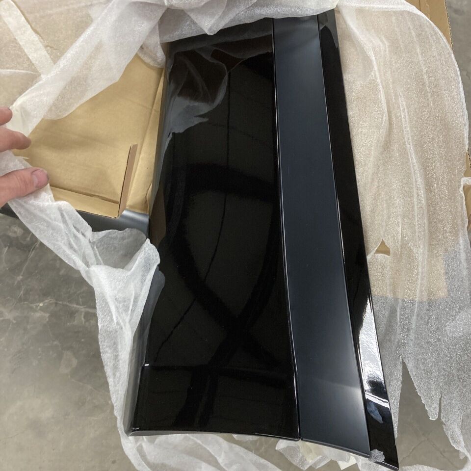 LR146637 - ARKA KAPI KAPLAMA SOL(VELAR) - Land Rover