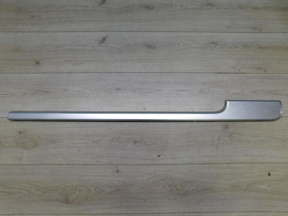 LR105108 - ÖN KAPI ALT ÇITASI SAĞ (3.0L V6) - Land Rover