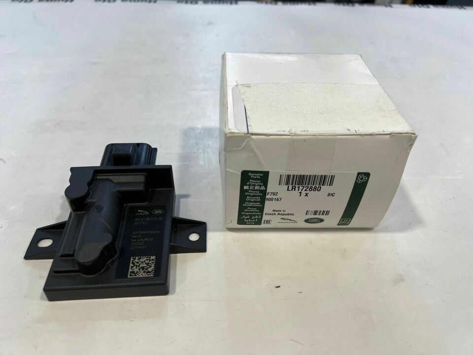 LR187426 - YAKIT POMPA KONTROL MODÜLÜ 2.0L BNZ (VOGUE/SPORT) - Land Rover